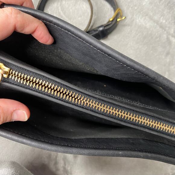 Vintage 90s Coach Sutton Crossbody Legacy Leather Black - Picture 6 of 12